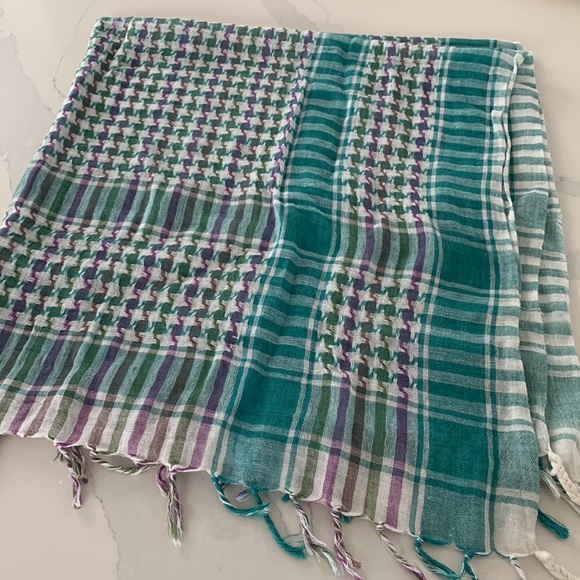 Scarf - Picture 2 of 6